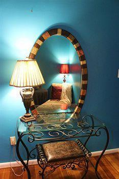 Pure Nuphoria Bed & Breakfast National Harbor Exterior photo