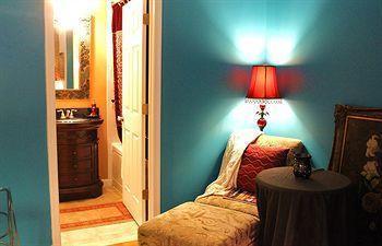 Pure Nuphoria Bed & Breakfast National Harbor Exterior photo