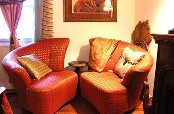 Pure Nuphoria Bed & Breakfast National Harbor Exterior photo
